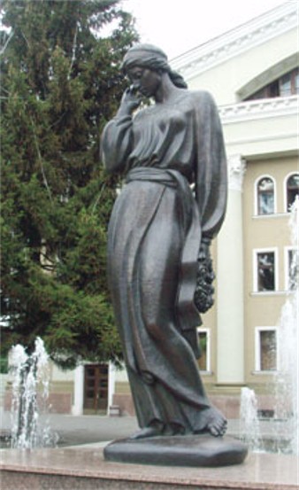 Image - A monument of Marusia Churai in Poltava.